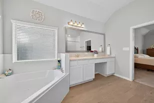 2013 Kirby Landing Dr, Houston, TX 77051 - Photo 35