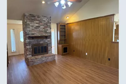 214 Kings Court, Stafford, TX 77477 - Photo 5