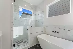 4710 Thornton Villas Ln, Houston, TX 77018 - Photo 23