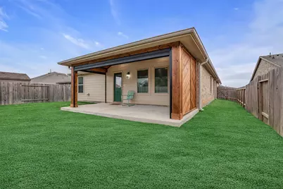 1902 Champions Drive, Navasota, TX 77868 - Photo 5