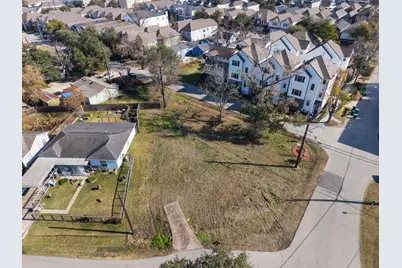 1801 W 14th 1/2 Street, Houston, TX 77008 - Photo 11