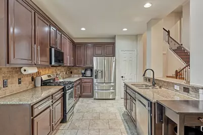 23 S Pinto Point Circle, The Woodlands, TX 77389 - Photo 17