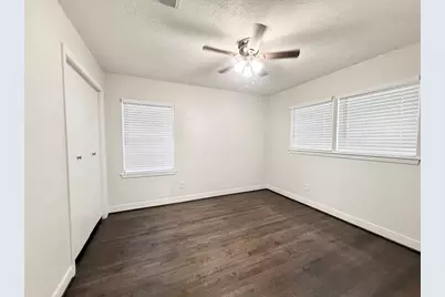 523 Wisteria Street, Lake Jackson, TX 77566 - Photo 13