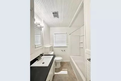 523 Wisteria Street, Lake Jackson, TX 77566 - Photo 15