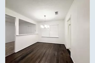 523 Wisteria Street, Lake Jackson, TX 77566 - Photo 5