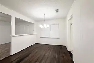 523 Wisteria St, Lake Jackson, TX 77566 - Photo 5