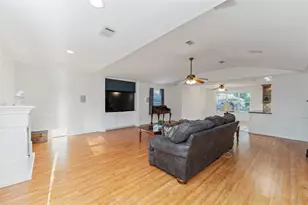 606 Packer Ct, Webster, TX 77598 - Photo 13