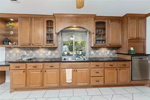 606 Packer Ct, Webster, TX 77598 - Photo 9