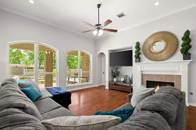 26 Monet Bend Place, The Woodlands, TX 77382 - Photo 11