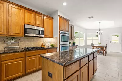 26 Monet Bend Place, The Woodlands, TX 77382 - Photo 15