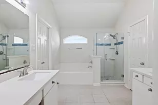10135 E East Palm Lake Dr Dr, Houston, TX 77034 - Photo 9