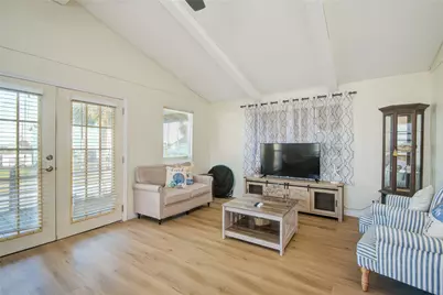 16510 Blackbeard Road, Jamaica Beach, TX 77554 - Photo 17