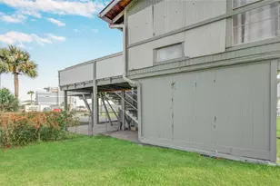 16510 Blackbeard Rd, Jamaica Beach, TX 77554 - Photo 9