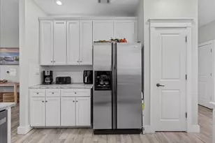 4111 Pointe W Dr, Galveston, TX 77554 - Photo 21