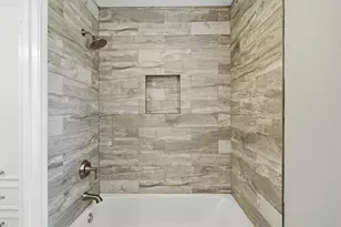 2119 Williamsburg Ct S, League City, TX 77573 - Photo 17
