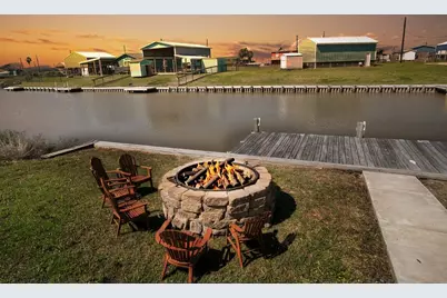 326 County Road 204, Sargent, TX 77414 - Photo 9