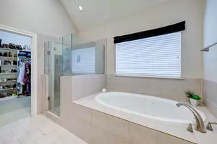 5816 Kiam St, Houston, TX 77007 - Photo 9