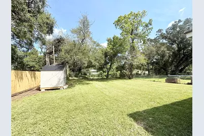 318 Caladium Street, Lake Jackson, TX 77566 - Photo 31