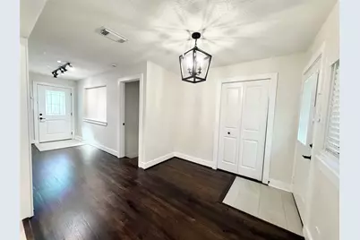 318 Caladium Street, Lake Jackson, TX 77566 - Photo 7