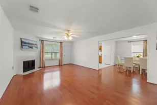 8252 Golf Green Cir, Houston, TX 77036 - Photo 3