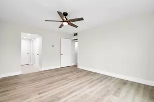 7575 Katy Fwy, Houston, TX 77024 - Photo 15