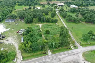 5110 Barbers Hill Rd, Baytown, TX 77521 - Photo 1