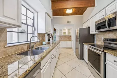 5372 Brownway Street #D34, Houston, TX 77056 - Photo 7
