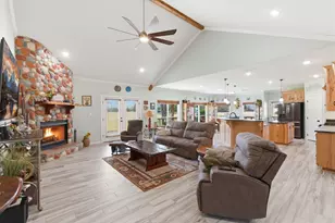 11592 Tailslide Dr, Berryville, TX 75763 - Photo 19