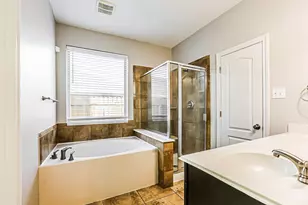 6726 Hunters Trace Ln, Baytown, TX 77521 - Photo 11