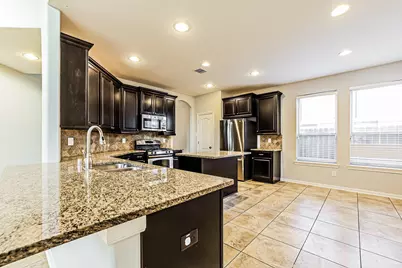 6726 Hunters Trace Lane, Baytown, TX 77521 - Photo 7