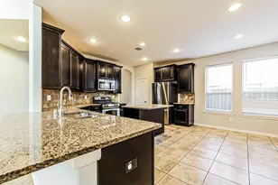 6726 Hunters Trace Ln, Baytown, TX 77521 - Photo 7