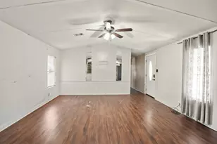 17317 E Greenleaf Ln, Conroe, TX 77306 - Photo 5