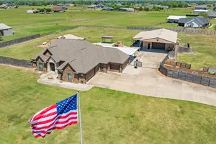 808 Quarter Horse Trail, Angleton, TX 77515 - Photo 9