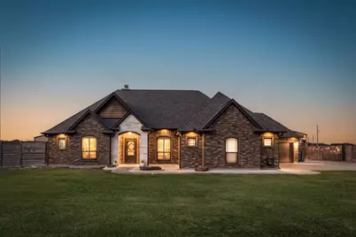 808 Quarter Horse Trail, Angleton, TX 77515 - Photo 1