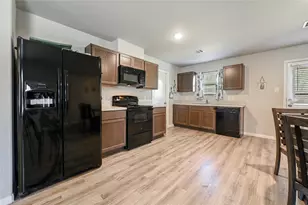 2026 Rosalee St, La Marque, TX 77568 - Photo 7