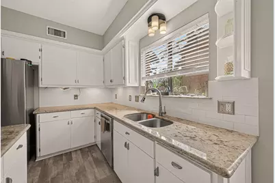 18234 Oakhampton Drive, Houston, TX 77084 - Photo 9