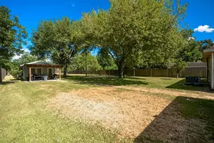116 Texas Ave, League City, TX 77573 - Photo 3