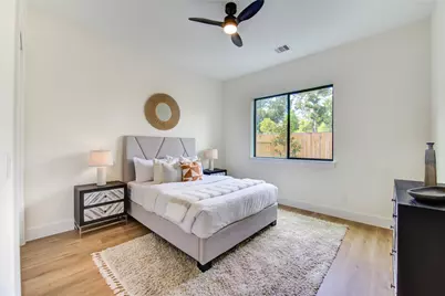 6133 Pacific Forest Drive, Houston, TX 77091 - Photo 21