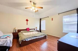 8907 Emerald Heights Ln, Houston, TX 77083 - Photo 13