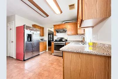 8907 Emerald Heights Lane, Houston, TX 77083 - Photo 7