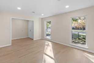 9610 Meadowglen Ln, Houston, TX 77063 - Photo 21