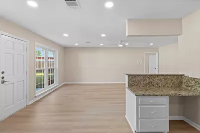 9610 Meadowglen Lane, Houston, TX 77063 - Photo 7