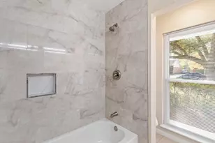 9610 Meadowglen Ln, Houston, TX 77063 - Photo 35