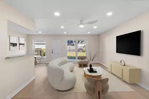 9610 Meadowglen Ln, Houston, TX 77063 - Photo 3