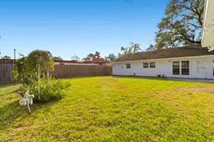 9610 Meadowglen Ln, Houston, TX 77063 - Photo 45