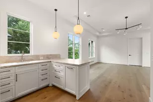 827 Rocky River Rd, Houston, TX 77056 - Photo 39