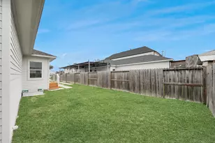 127 Amundsen St, Houston, TX 77009 - Photo 7