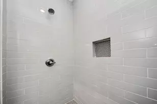 127 Amundsen St, Houston, TX 77009 - Photo 21