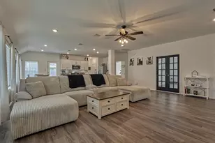 21402 Waldenburg Pl, Tomball, TX 77375 - Photo 9