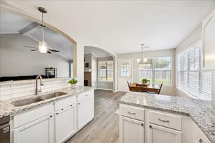 3206 Deer Trail Dr, Alvin, TX 77511 - Photo 9